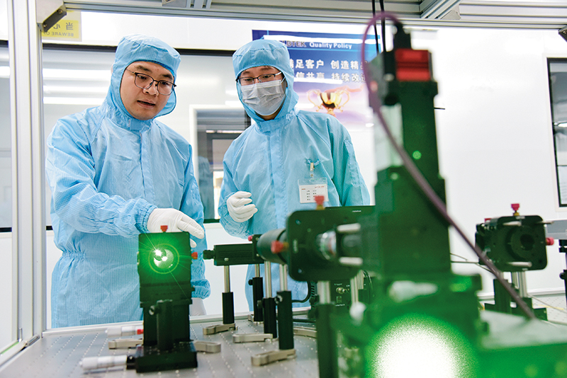 AI浪潮助推仪器高端化 光学仪器制造的智能跃迁